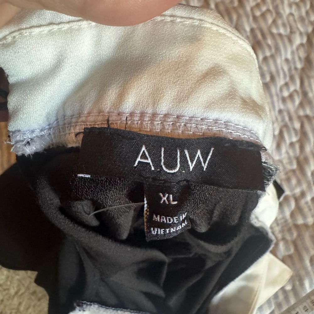 AUW Black Blouse with White Collar - Picture 3 of 7